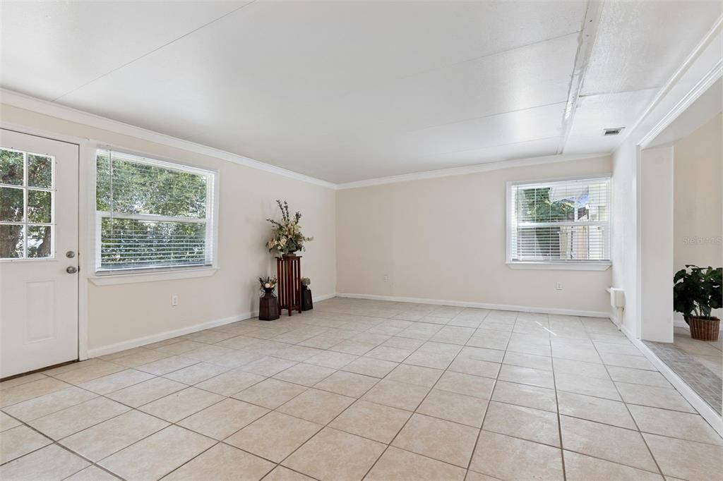 En Venta: $245,000 (3 camas, 2 baños, 1520 Pies cuadrados)