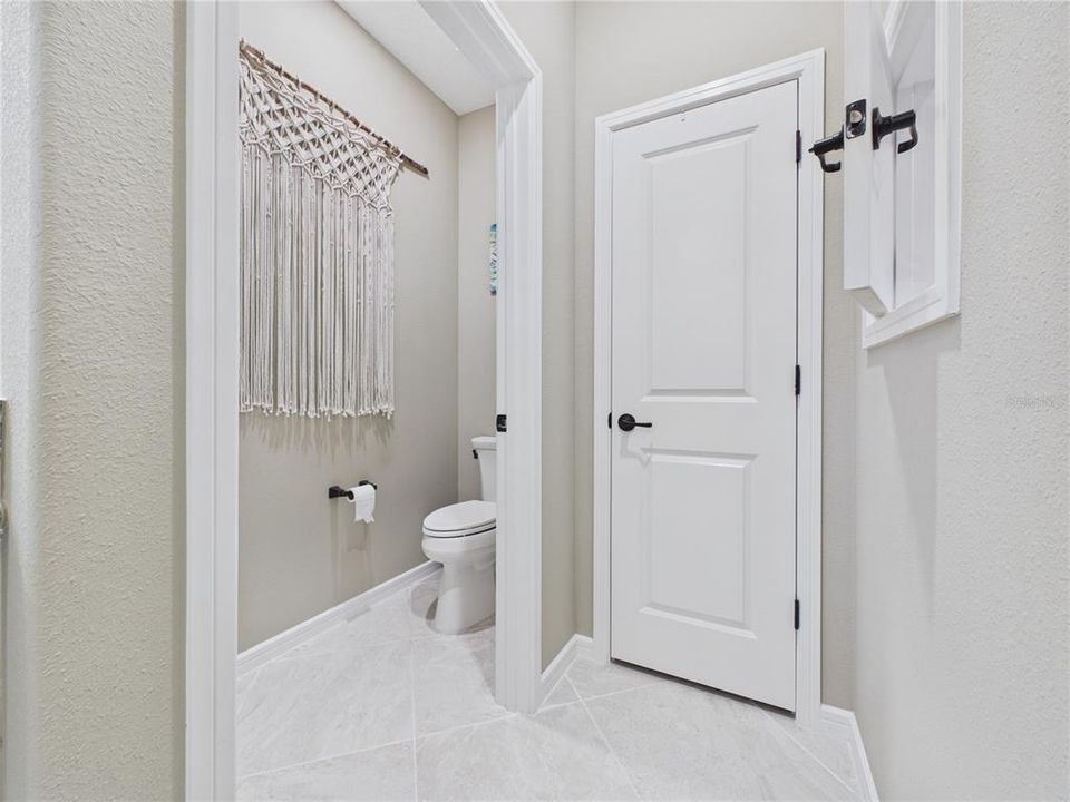 For Sale: $550,000 (2 beds, 2 baths, 1672 Square Feet)