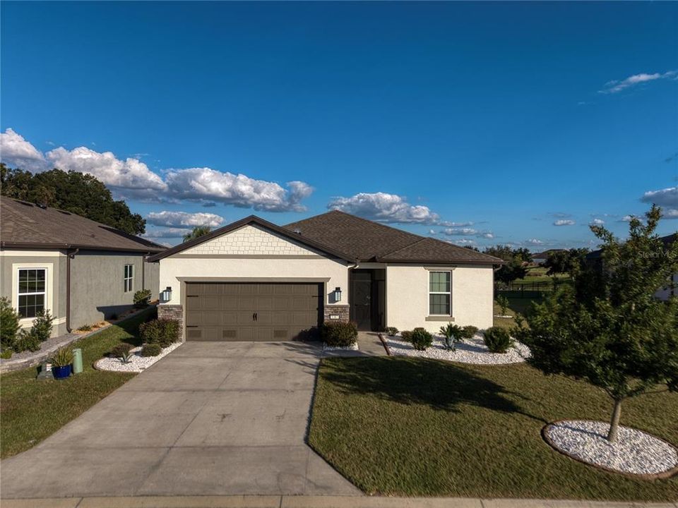 For Sale: $550,000 (2 beds, 2 baths, 1672 Square Feet)