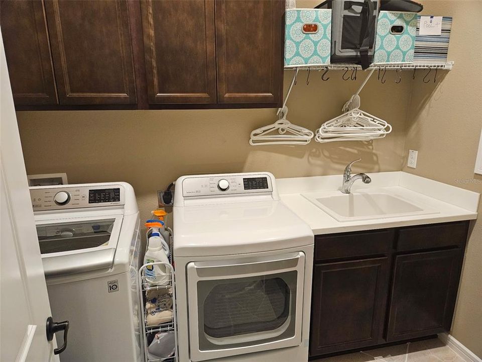 For Sale: $550,000 (2 beds, 2 baths, 1672 Square Feet)