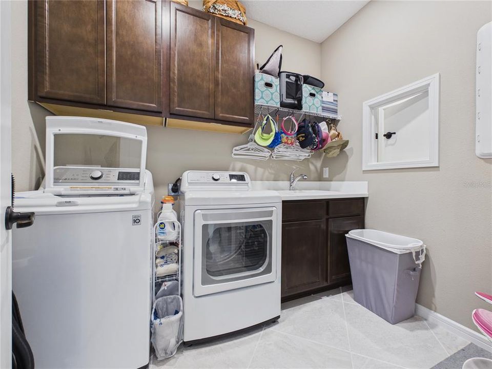For Sale: $550,000 (2 beds, 2 baths, 1672 Square Feet)