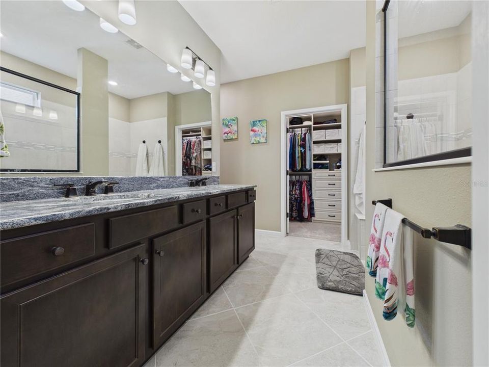 For Sale: $550,000 (2 beds, 2 baths, 1672 Square Feet)