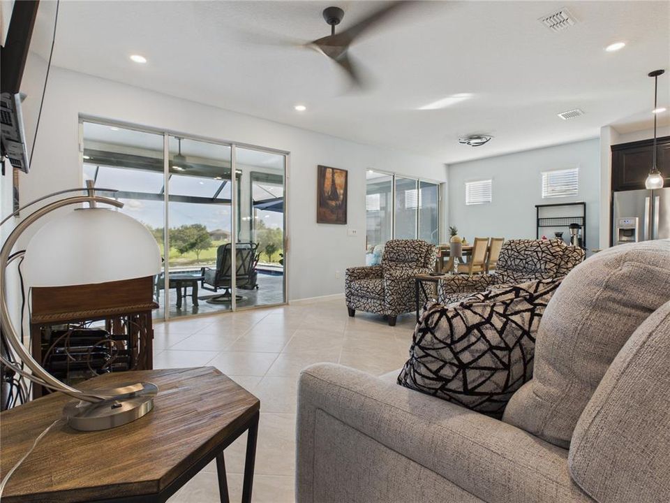 For Sale: $550,000 (2 beds, 2 baths, 1672 Square Feet)