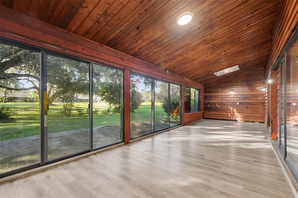 На продажу: $215,000 (3 спален, 2 ванн, 1941 Квадратных фут)