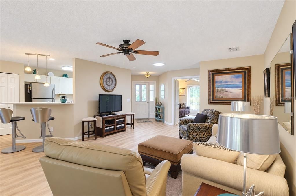 For Sale: $225,000 (2 beds, 2 baths, 1504 Square Feet)