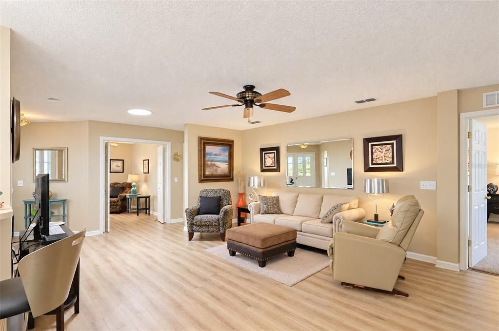 For Sale: $225,000 (2 beds, 2 baths, 1504 Square Feet)