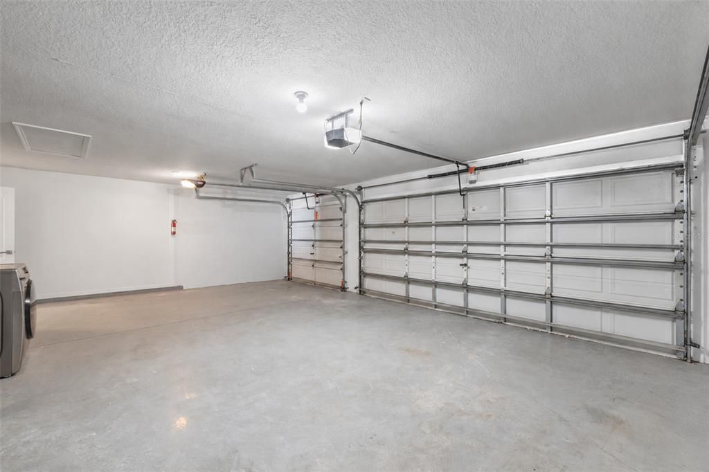 En Venta: $529,000 (4 camas, 2 baños, 2420 Pies cuadrados)
