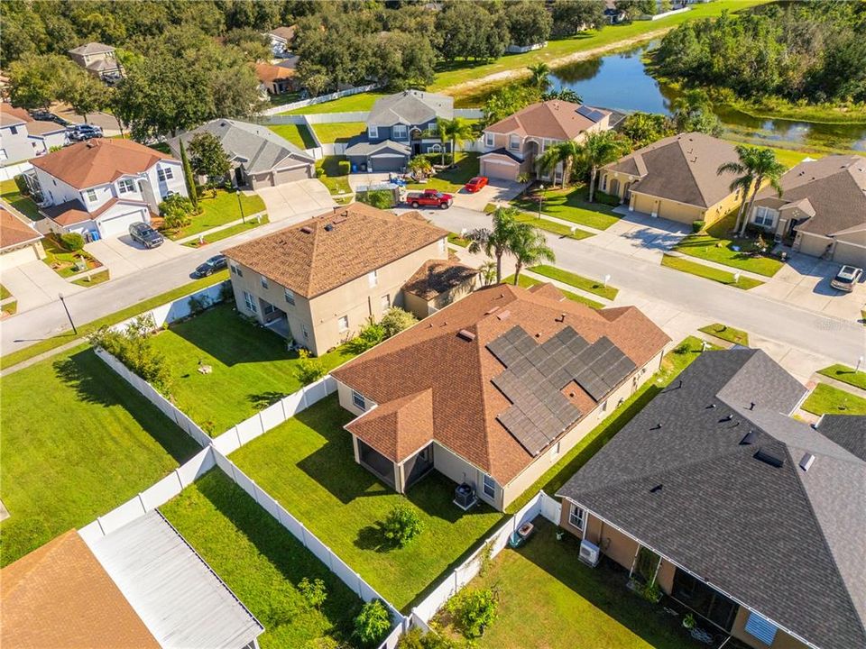 En Venta: $529,000 (4 camas, 2 baños, 2420 Pies cuadrados)