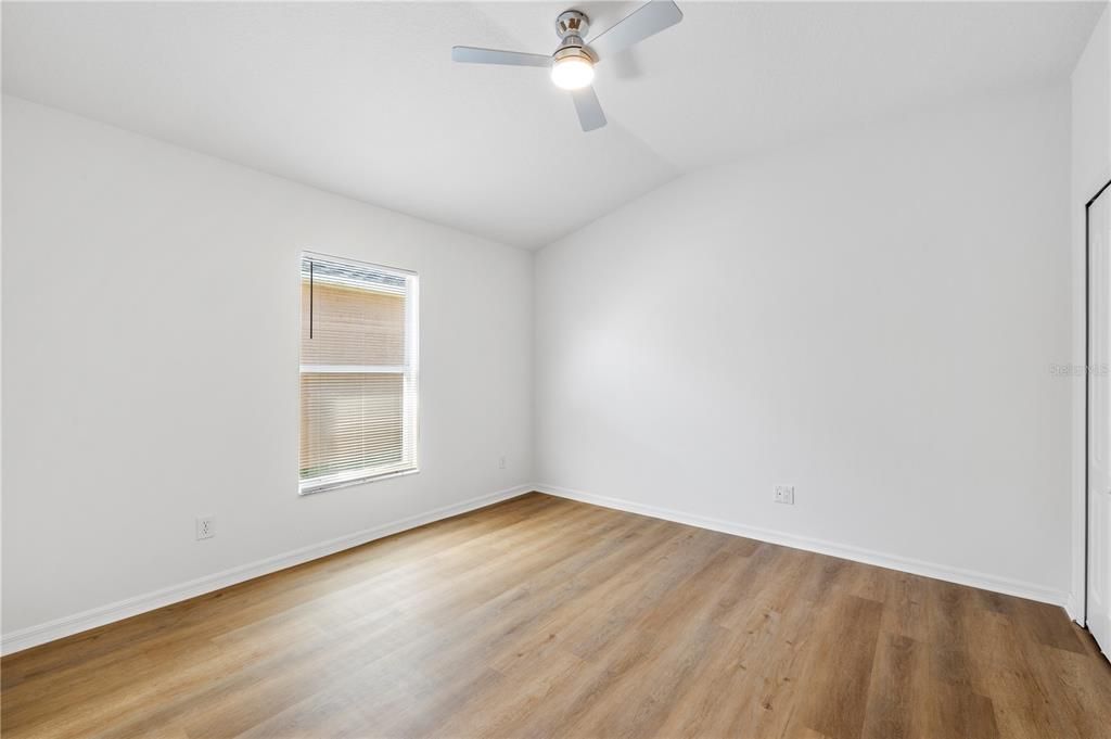 En Venta: $529,000 (4 camas, 2 baños, 2420 Pies cuadrados)