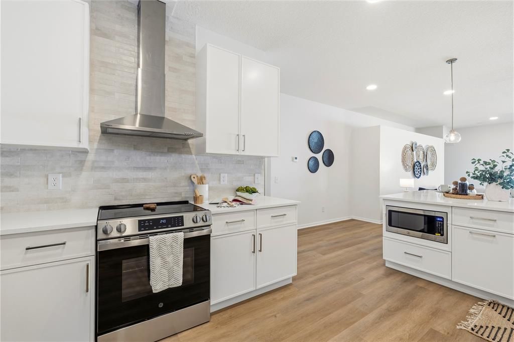 En Venta: $529,000 (4 camas, 2 baños, 2420 Pies cuadrados)