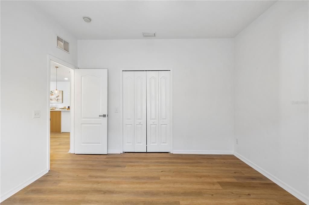 En Venta: $529,000 (4 camas, 2 baños, 2420 Pies cuadrados)