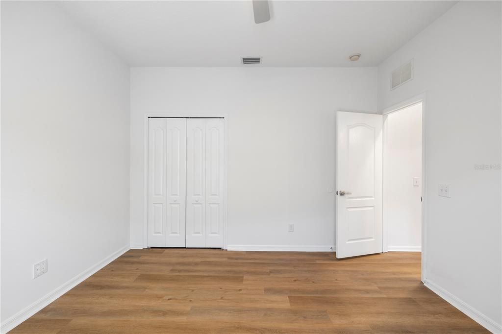 En Venta: $529,000 (4 camas, 2 baños, 2420 Pies cuadrados)