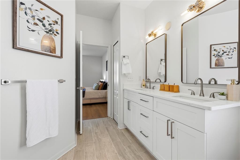 En Venta: $529,000 (4 camas, 2 baños, 2420 Pies cuadrados)