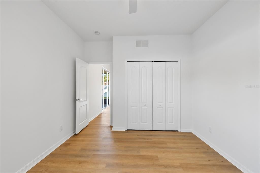 En Venta: $529,000 (4 camas, 2 baños, 2420 Pies cuadrados)