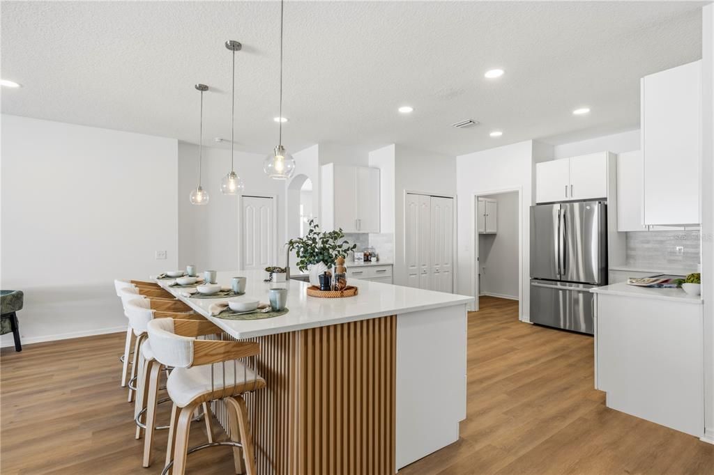 En Venta: $529,000 (4 camas, 2 baños, 2420 Pies cuadrados)