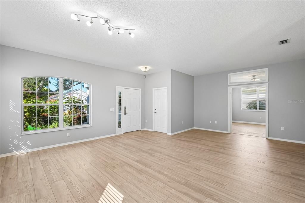 En Venta: $359,900 (3 camas, 2 baños, 1523 Pies cuadrados)