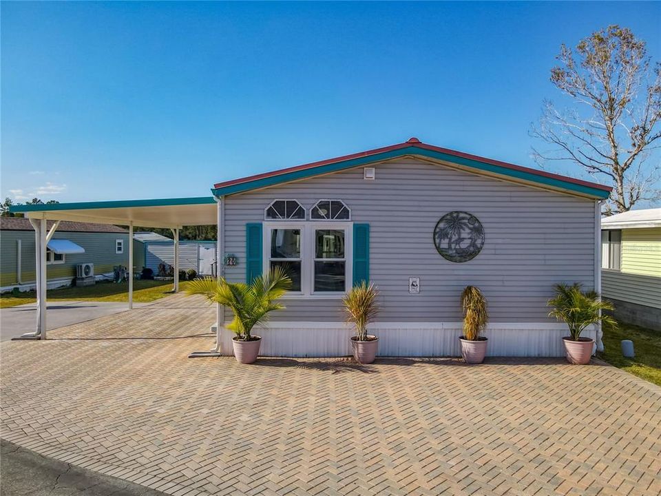 For Sale: $199,000 (2 beds, 2 baths, 1084 Square Feet)