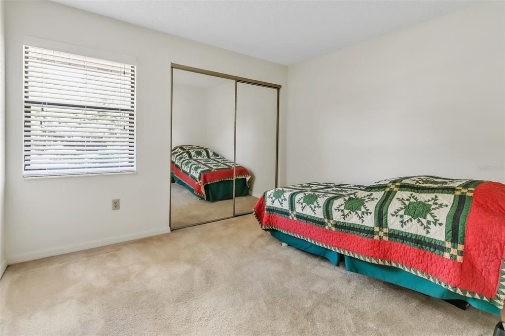 For Sale: $199,999 (2 beds, 2 baths, 1160 Square Feet)