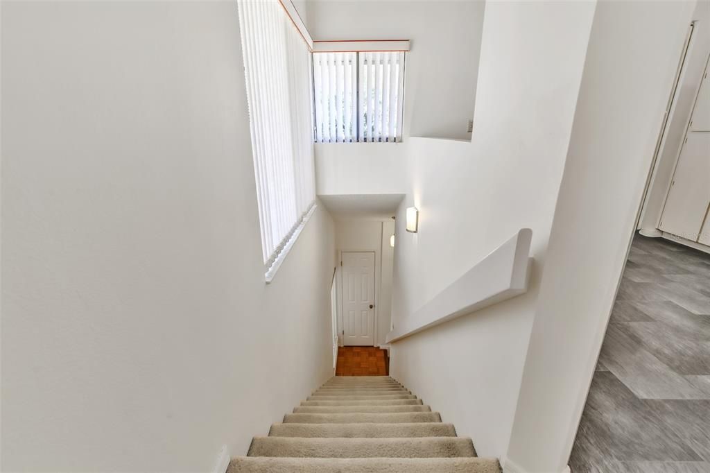 For Sale: $199,999 (2 beds, 2 baths, 1160 Square Feet)