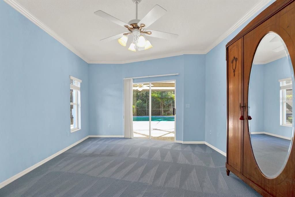 En Venta: $630,000 (4 camas, 2 baños, 2769 Pies cuadrados)