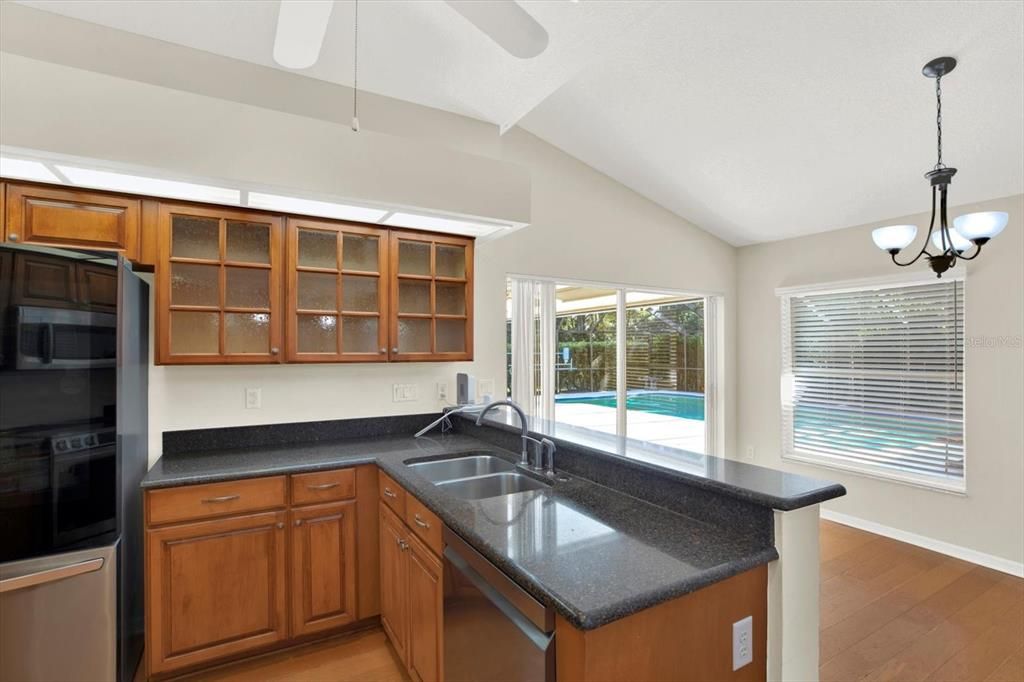 En Venta: $630,000 (4 camas, 2 baños, 2769 Pies cuadrados)