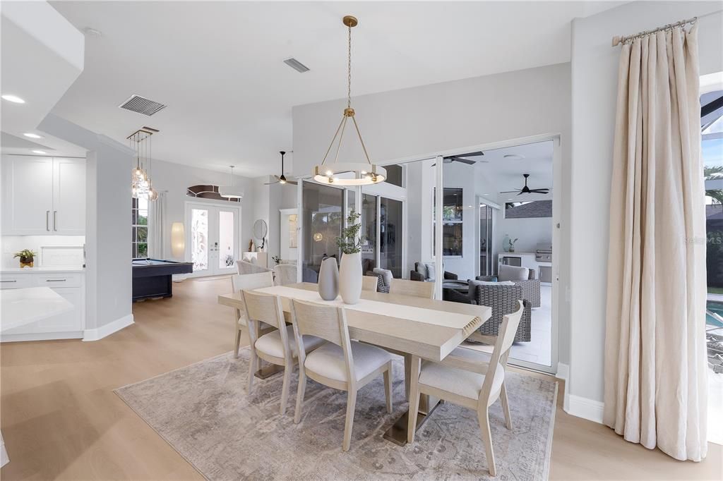 En Venta: $895,000 (3 camas, 3 baños, 2269 Pies cuadrados)