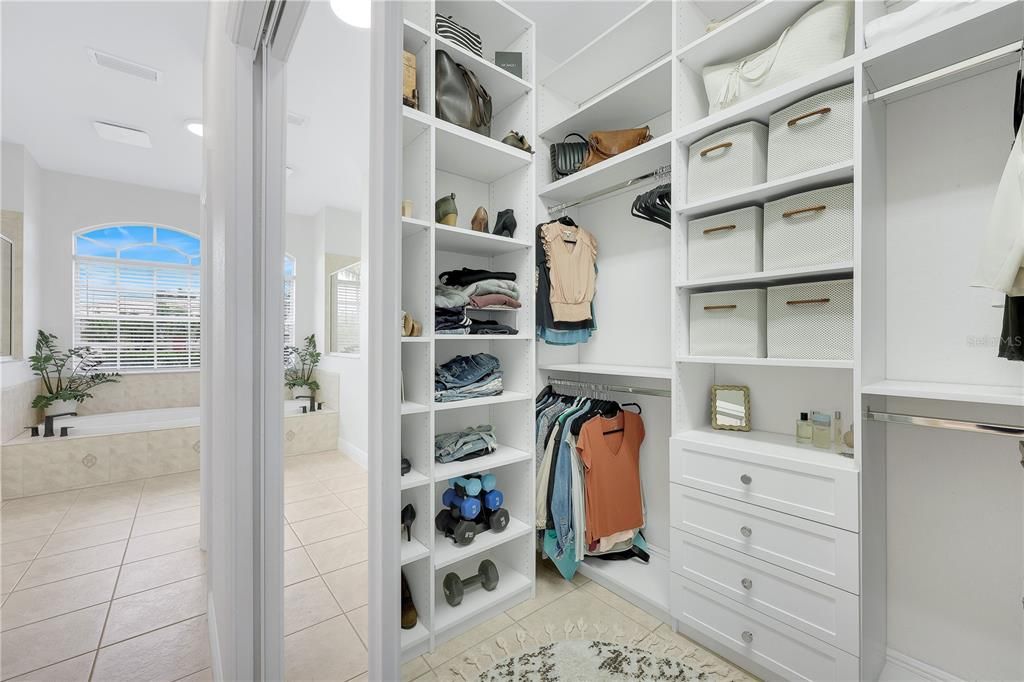 En Venta: $895,000 (3 camas, 3 baños, 2269 Pies cuadrados)