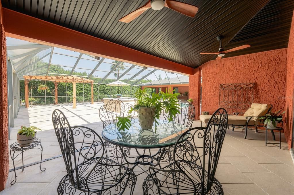 For Sale: $1,085,000 (4 beds, 4 baths, 4147 Square Feet)