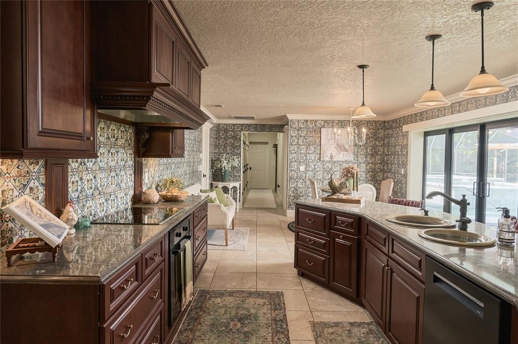 For Sale: $1,085,000 (4 beds, 4 baths, 4147 Square Feet)