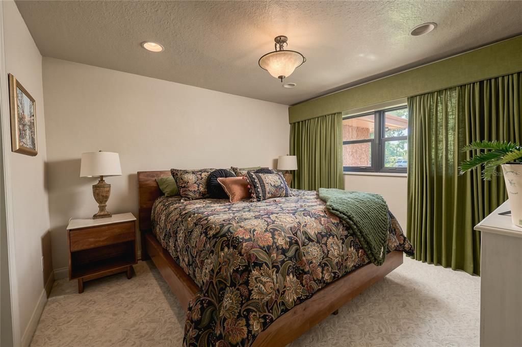 For Sale: $1,085,000 (4 beds, 4 baths, 4147 Square Feet)