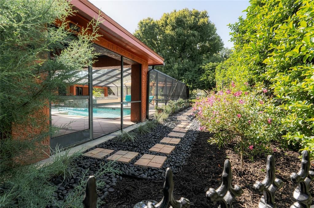 For Sale: $1,085,000 (4 beds, 4 baths, 4147 Square Feet)