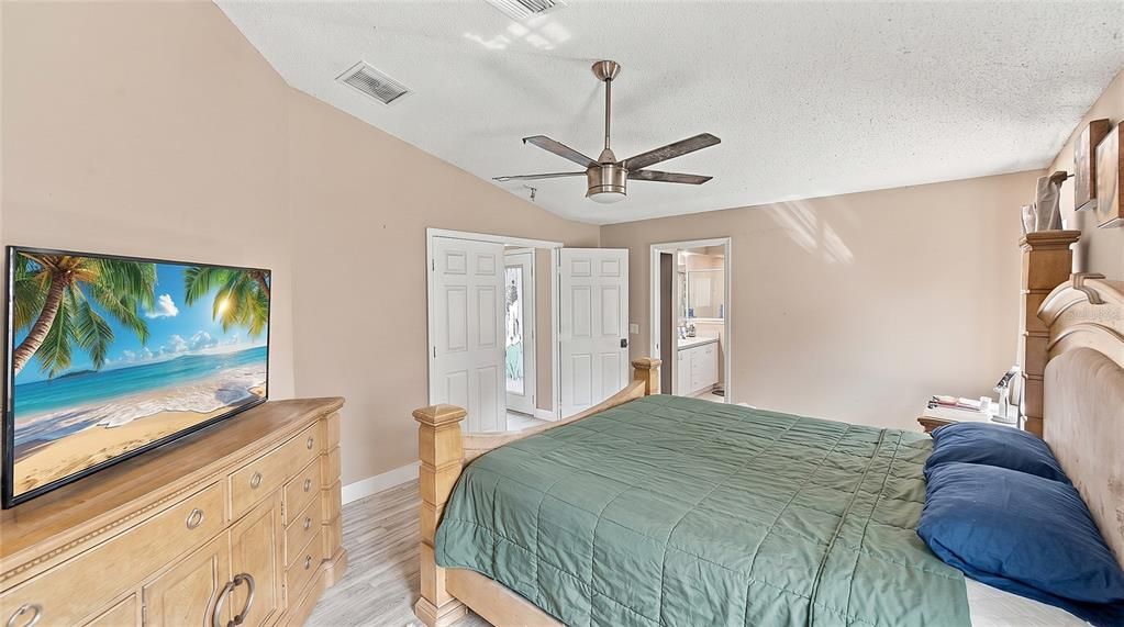 For Sale: $339,900 (3 beds, 2 baths, 1807 Square Feet)