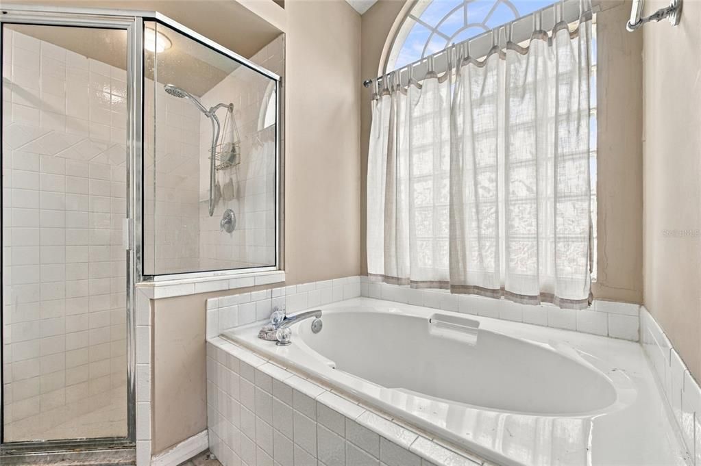 For Sale: $339,900 (3 beds, 2 baths, 1807 Square Feet)