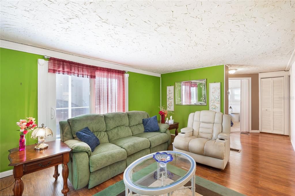 En Venta: $135,000 (2 camas, 1 baños, 864 Pies cuadrados)