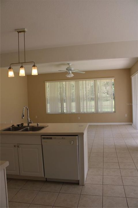 For Sale: $669,000 (4 beds, 3 baths, 2686 Square Feet)