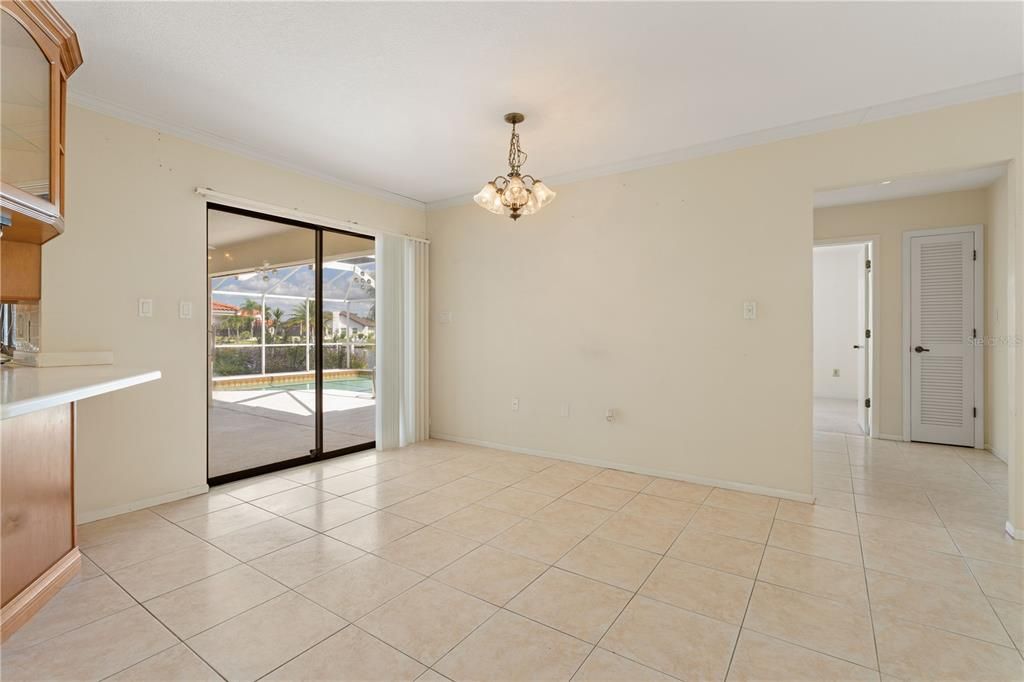 En Venta: $570,000 (3 camas, 2 baños, 2013 Pies cuadrados)