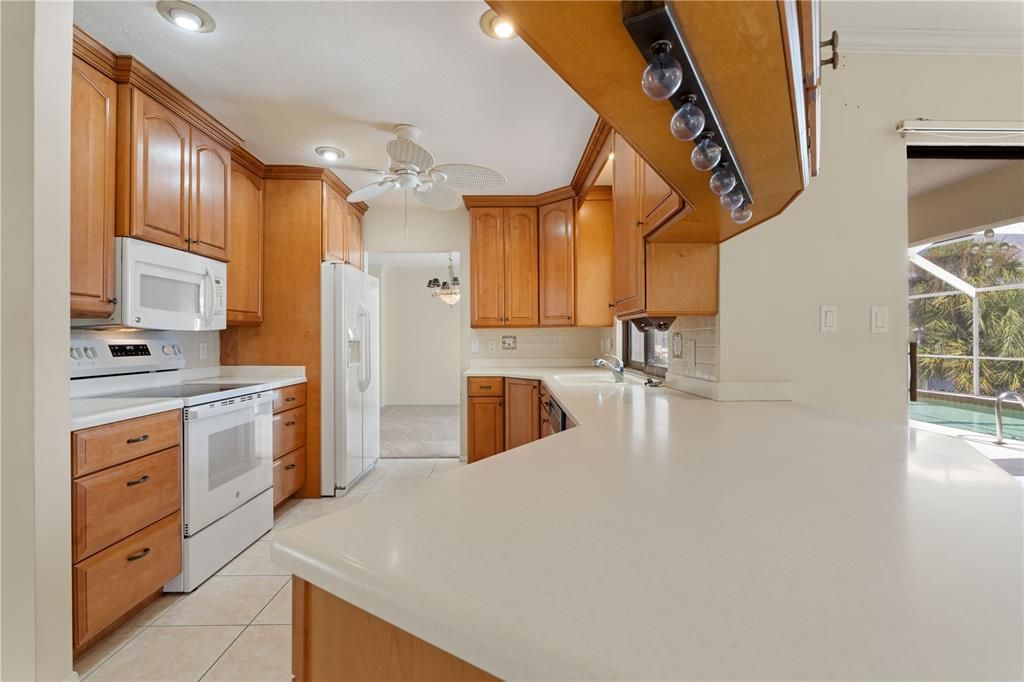 En Venta: $570,000 (3 camas, 2 baños, 2013 Pies cuadrados)