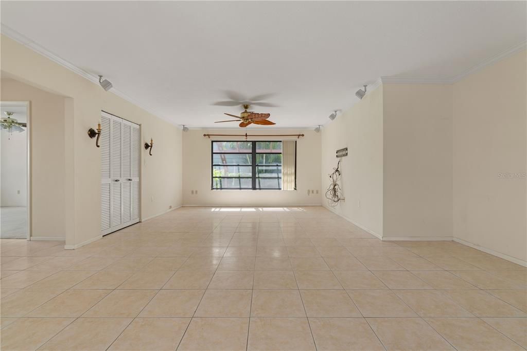En Venta: $570,000 (3 camas, 2 baños, 2013 Pies cuadrados)