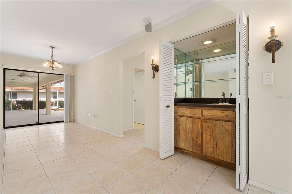 En Venta: $570,000 (3 camas, 2 baños, 2013 Pies cuadrados)