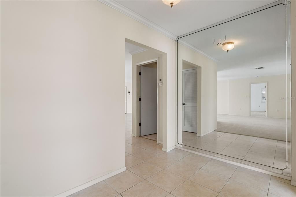 En Venta: $570,000 (3 camas, 2 baños, 2013 Pies cuadrados)