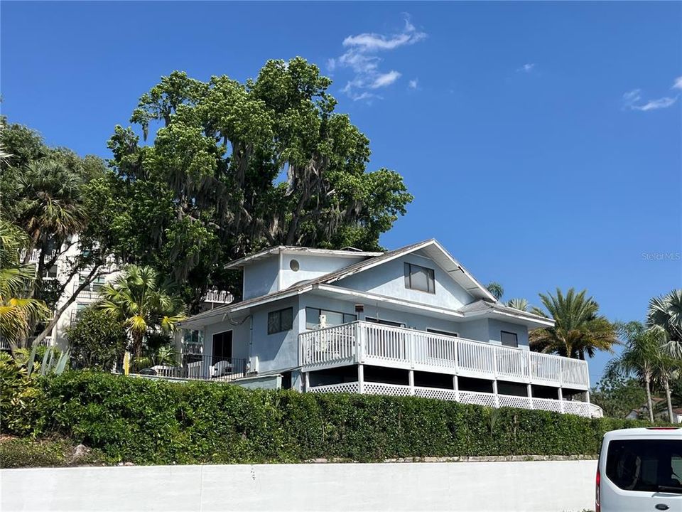 For Sale: $995,000 (3 beds, 2 baths, 1564 Square Feet)
