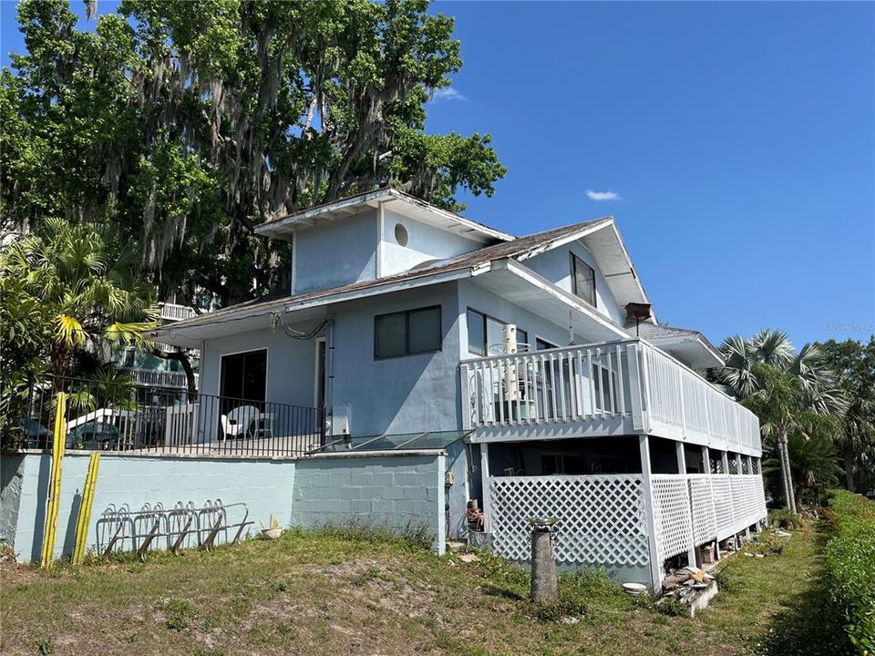 For Sale: $995,000 (3 beds, 2 baths, 1564 Square Feet)