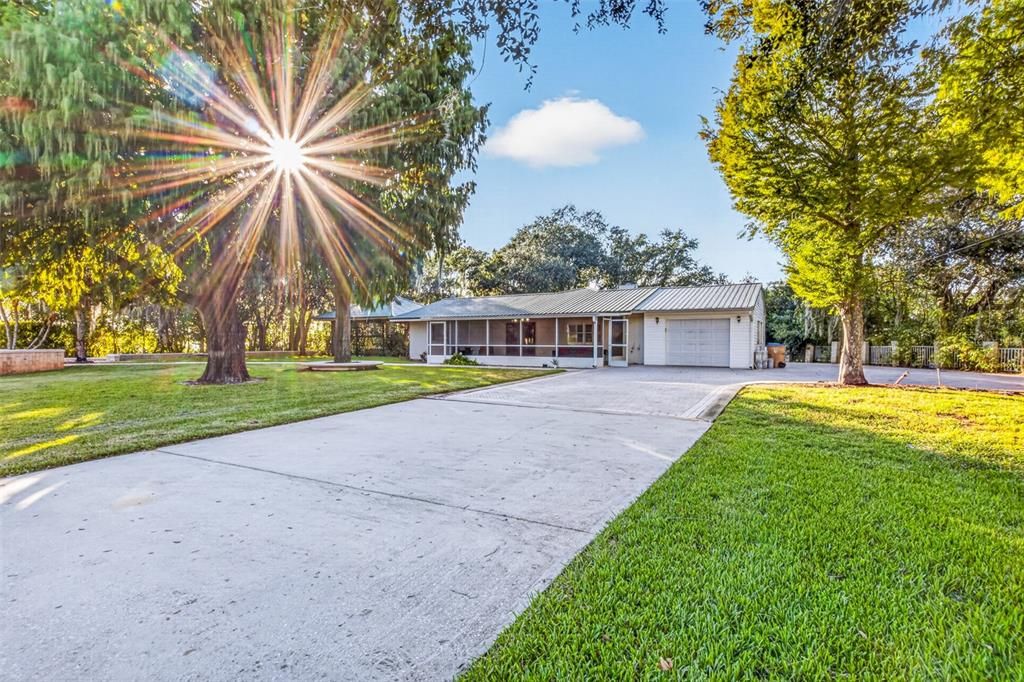 For Sale: $1,400,000 (3 beds, 2 baths, 2214 Square Feet)
