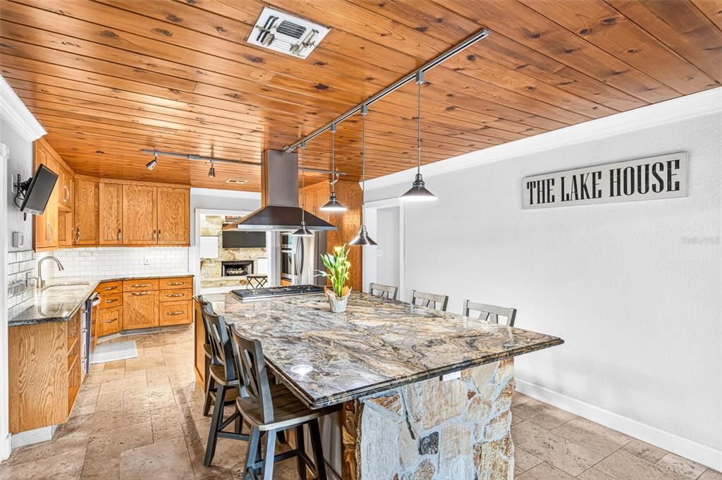 For Sale: $1,400,000 (3 beds, 2 baths, 2214 Square Feet)