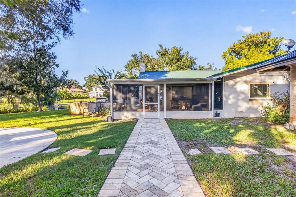 For Sale: $1,400,000 (3 beds, 2 baths, 2214 Square Feet)