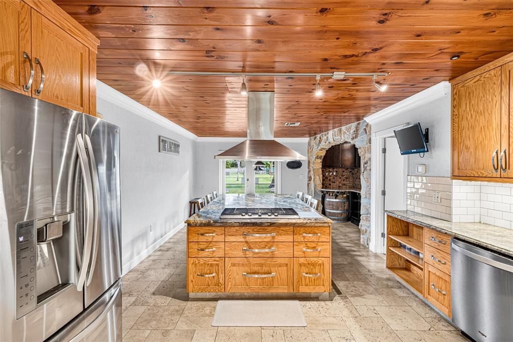 For Sale: $1,400,000 (3 beds, 2 baths, 2214 Square Feet)