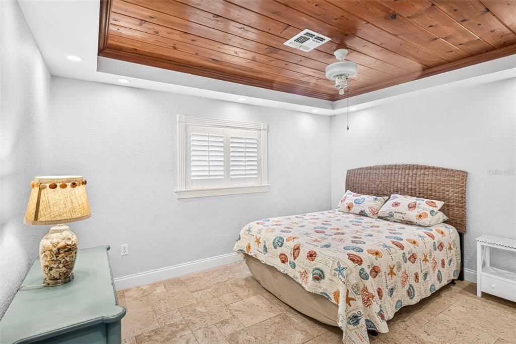 For Sale: $1,400,000 (3 beds, 2 baths, 2214 Square Feet)