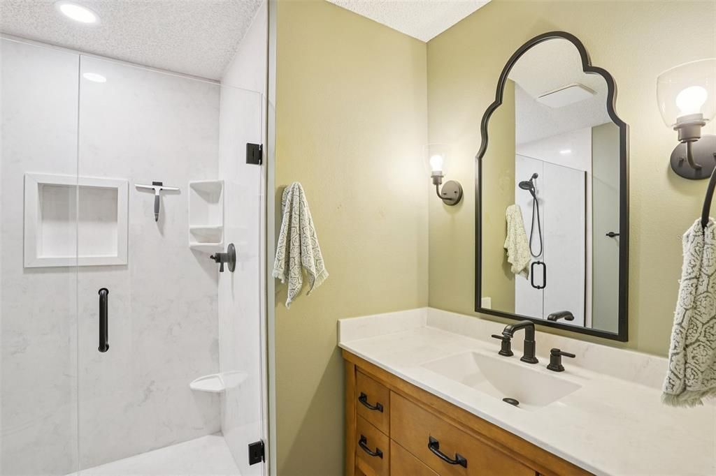 For Sale: $310,000 (2 beds, 2 baths, 1156 Square Feet)