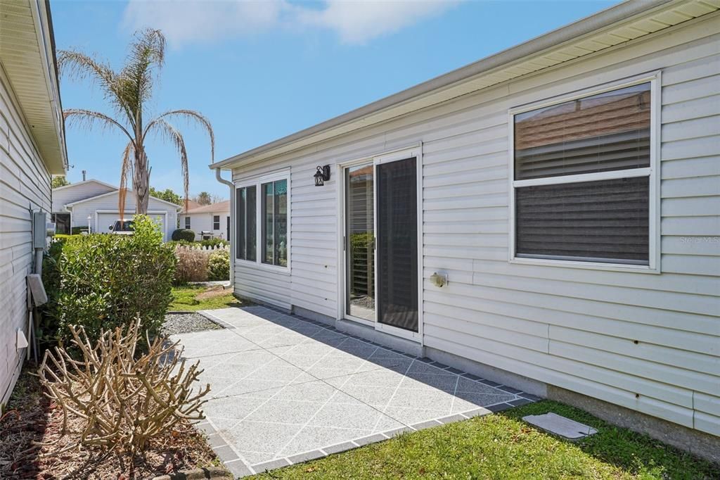 For Sale: $310,000 (2 beds, 2 baths, 1156 Square Feet)