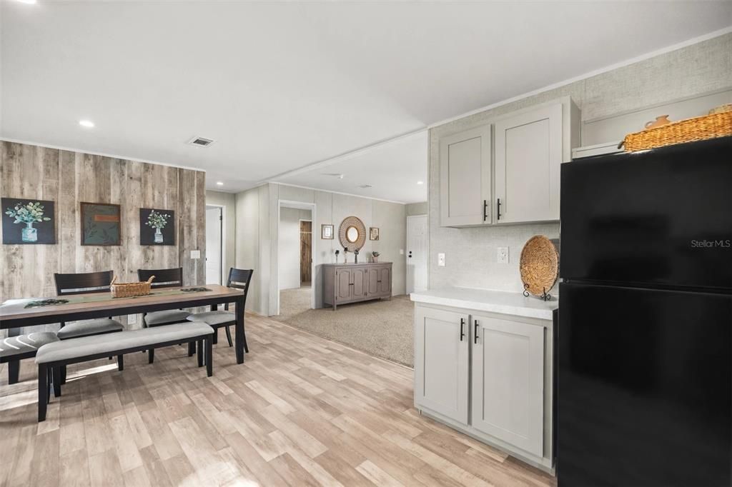На продажу: $189,999 (3 спален, 2 ванн, 1352 Квадратных фут)